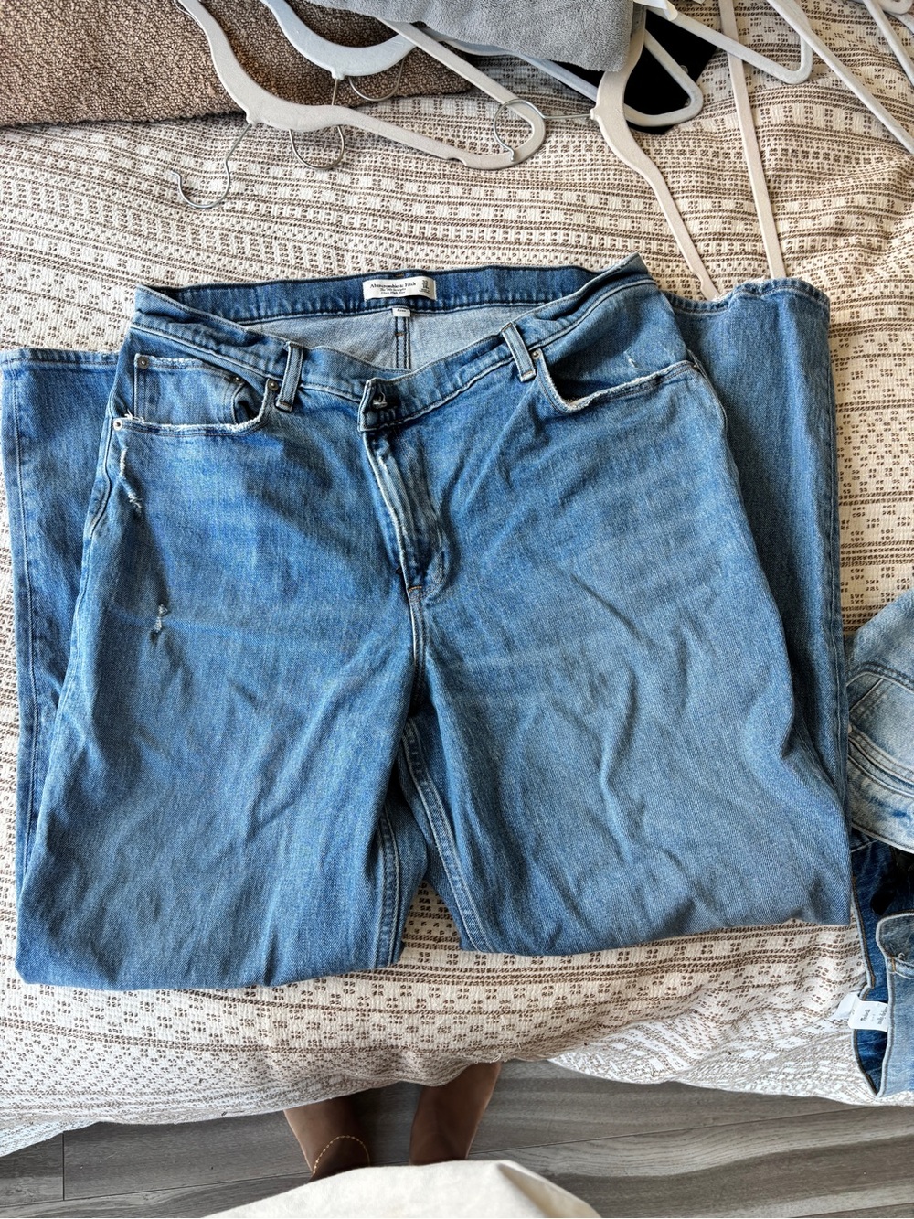 Abercrombie and Fitch 90s straight ultra high rise